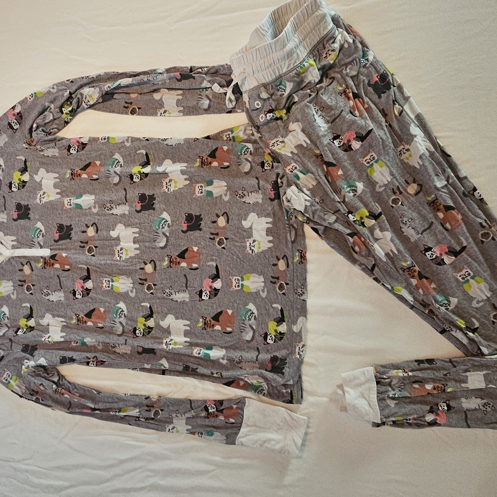 Gray Pajama Set with Cat Print